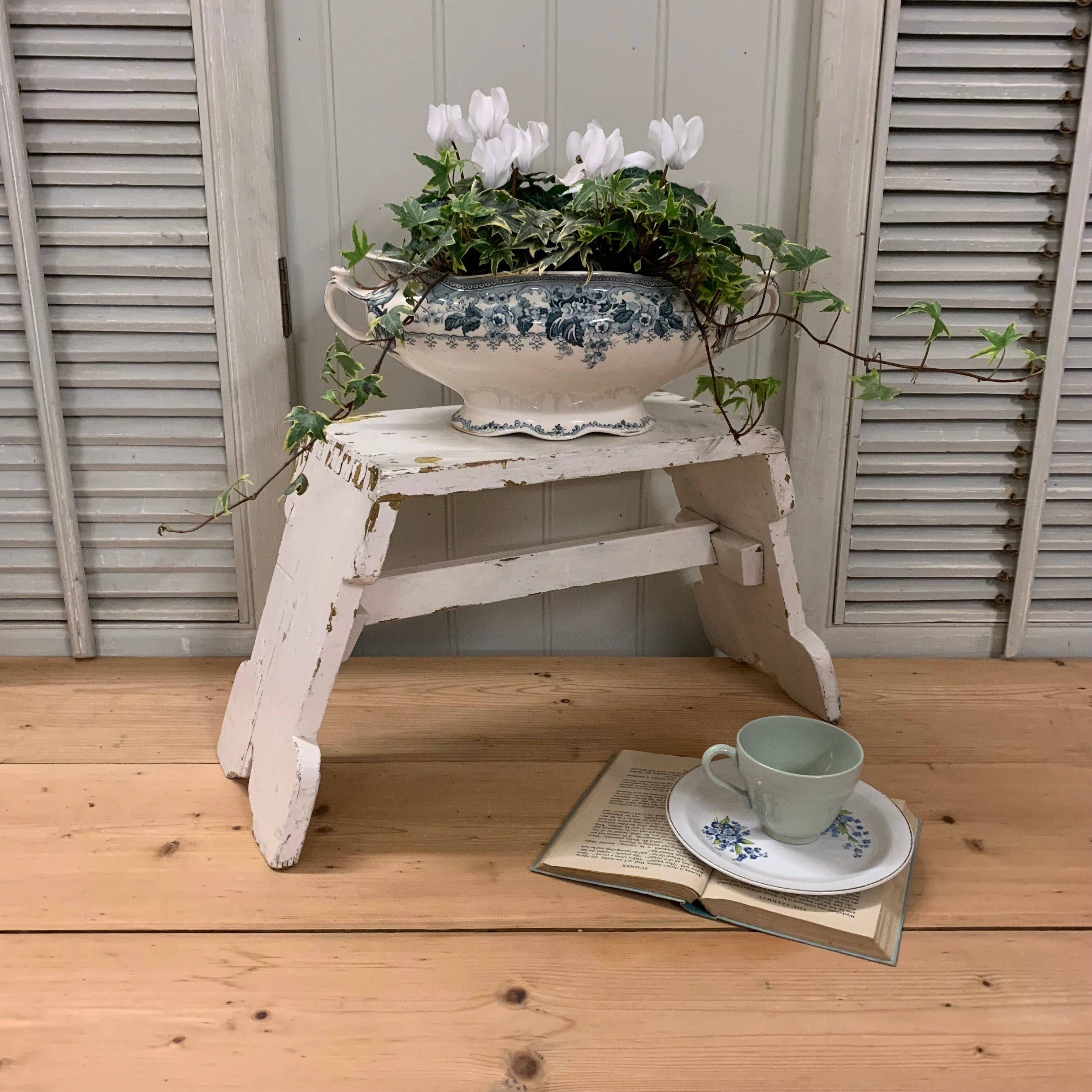 Vintage Chippy Paint Step Stool – Versatile Side Table or Plant Stand ...