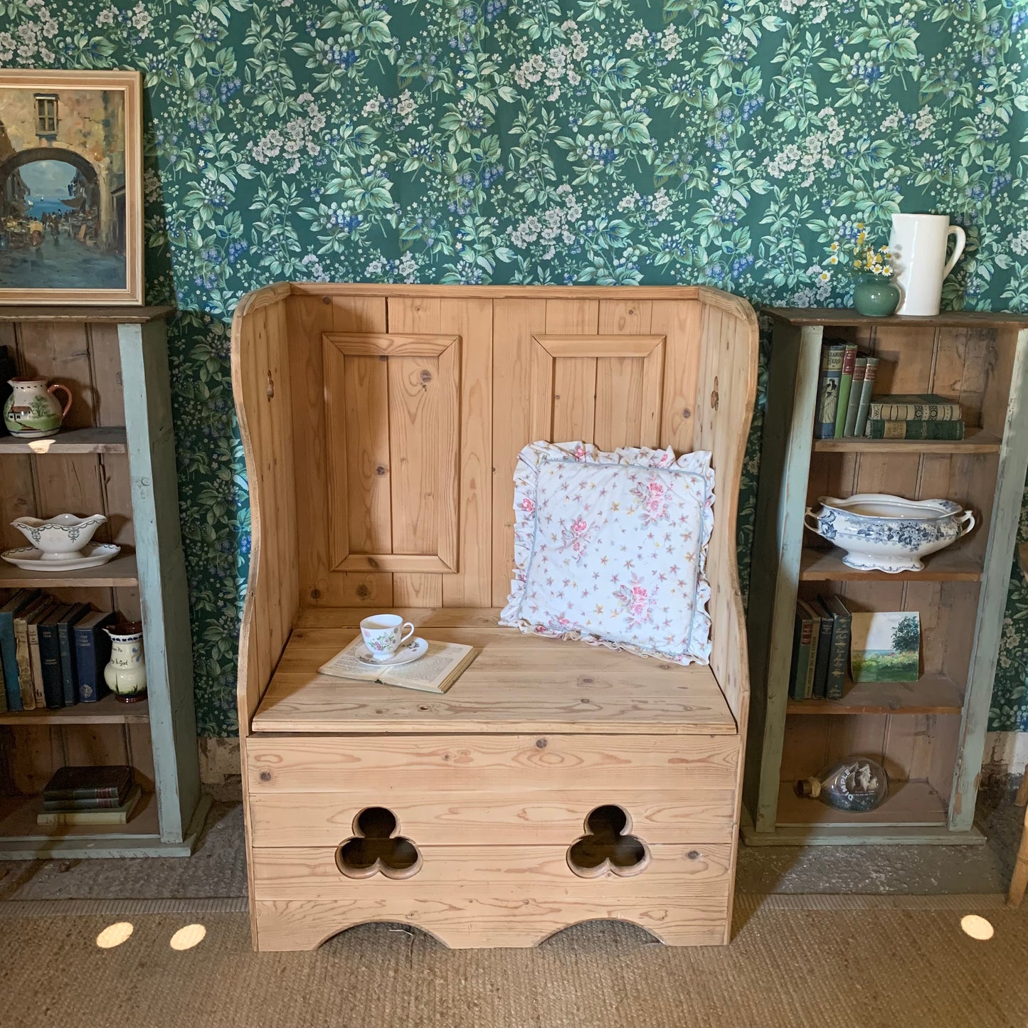 Pine Settle