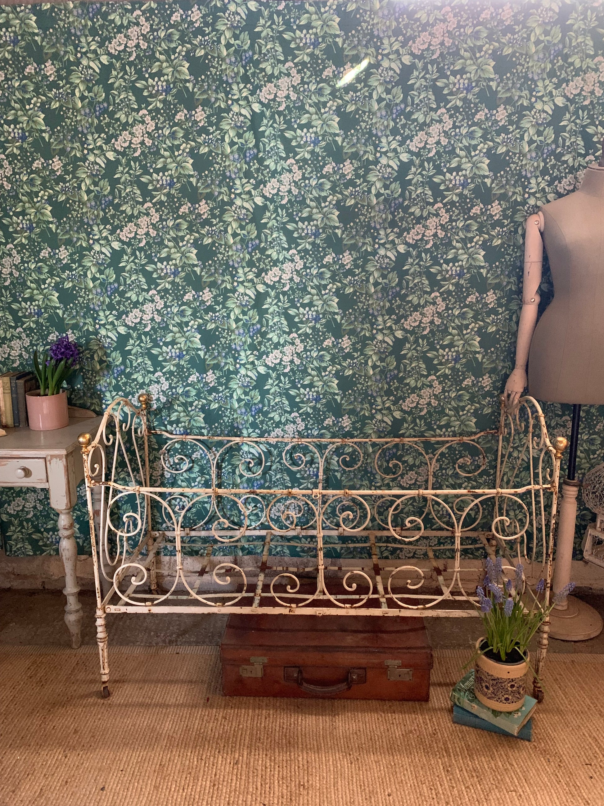 Vintage French Cot/Day Bed - Dovetail Vintage Co