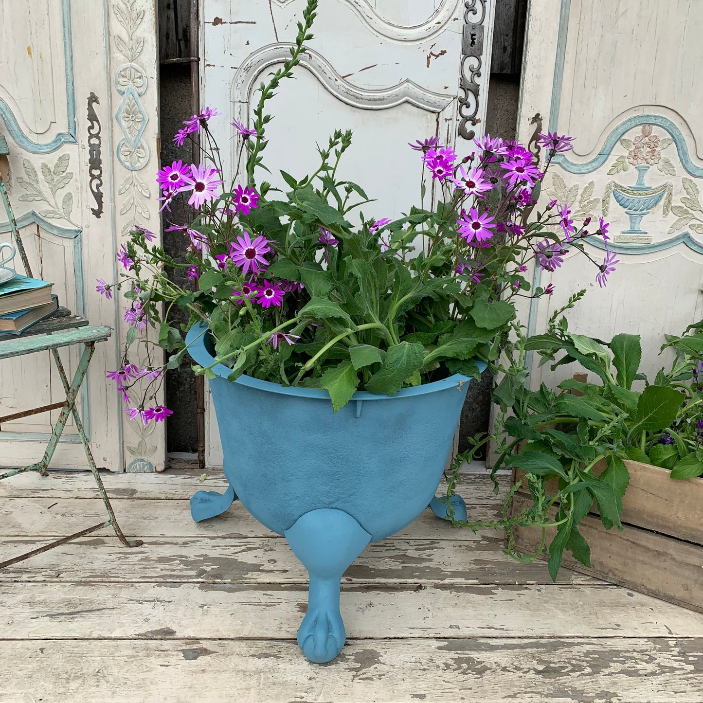Metal Planter with Claw Feet