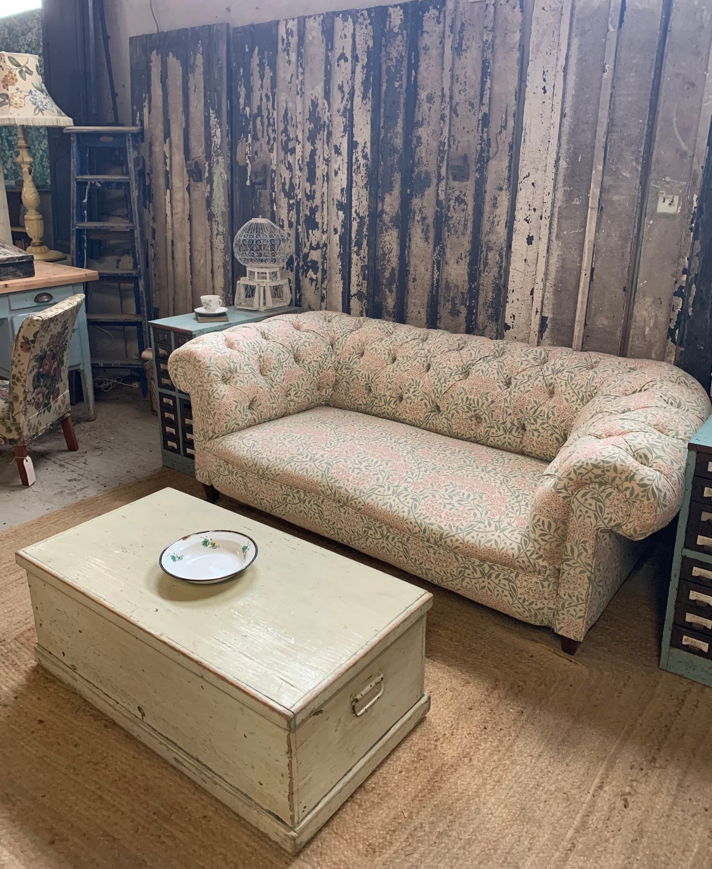 Vintage Sofa in Michaelmas Daisy
