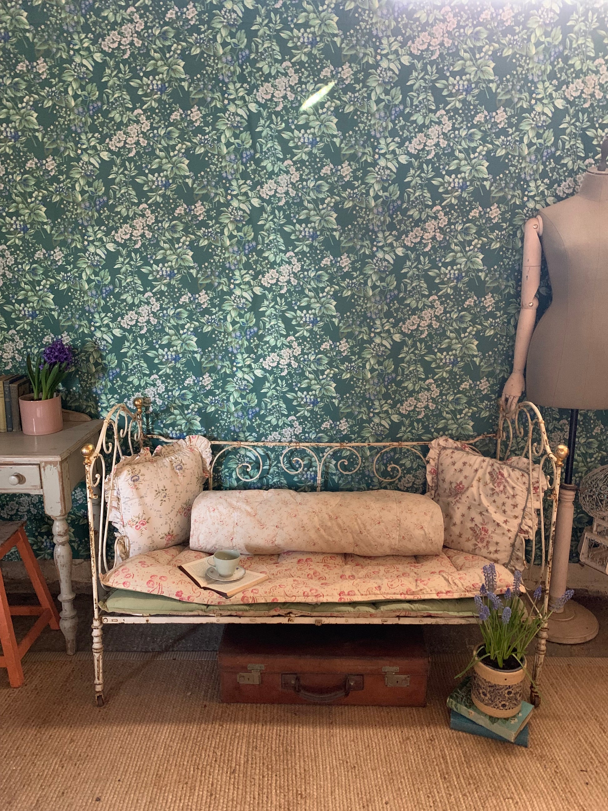 Vintage French Cot/Day Bed - Dovetail Vintage Co