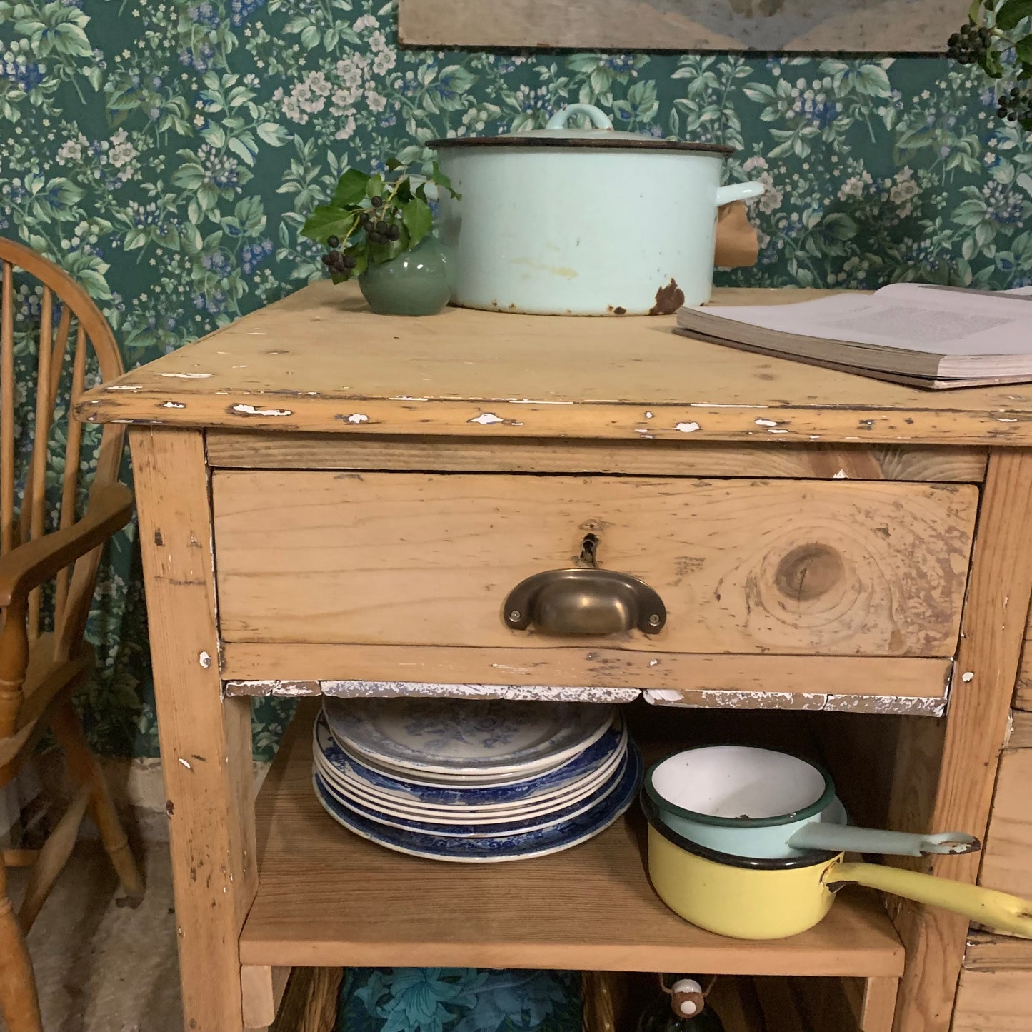 Kitchen Island - Dovetail Vintage Co