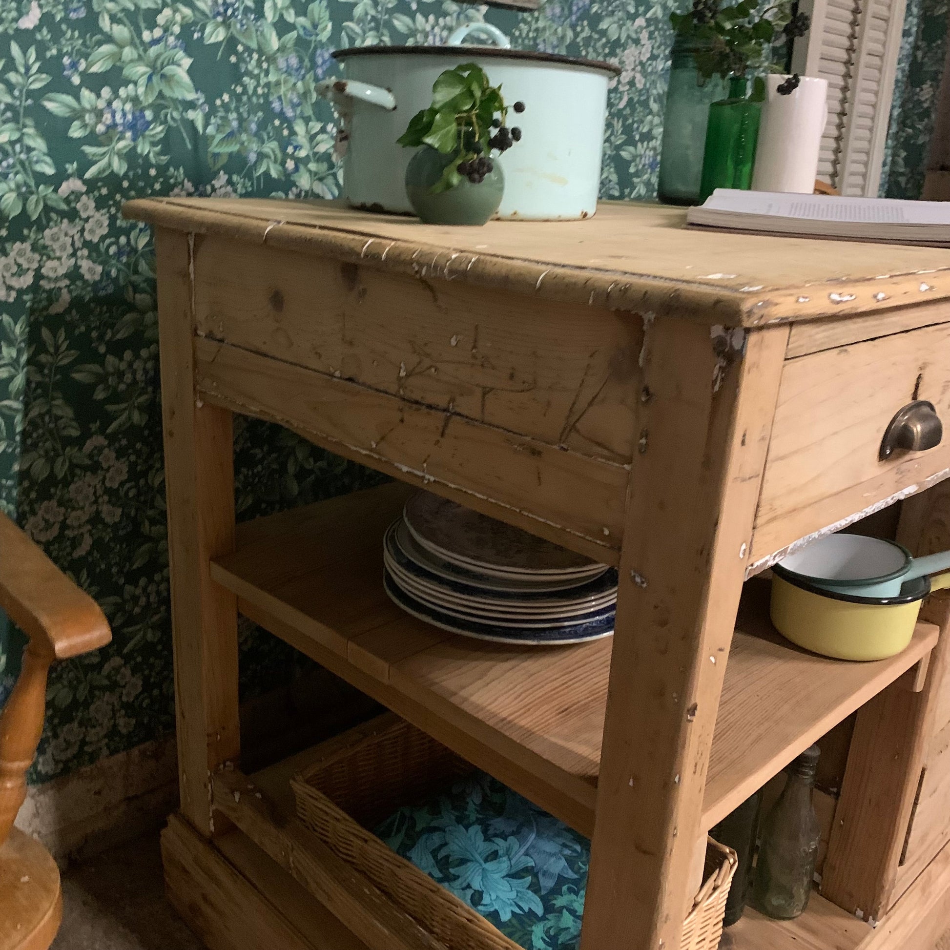 Kitchen Island - Dovetail Vintage Co