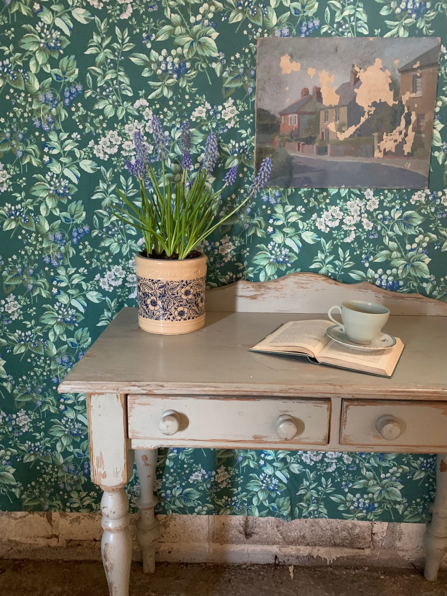 Chippy Paint Console - Dovetail Vintage Co