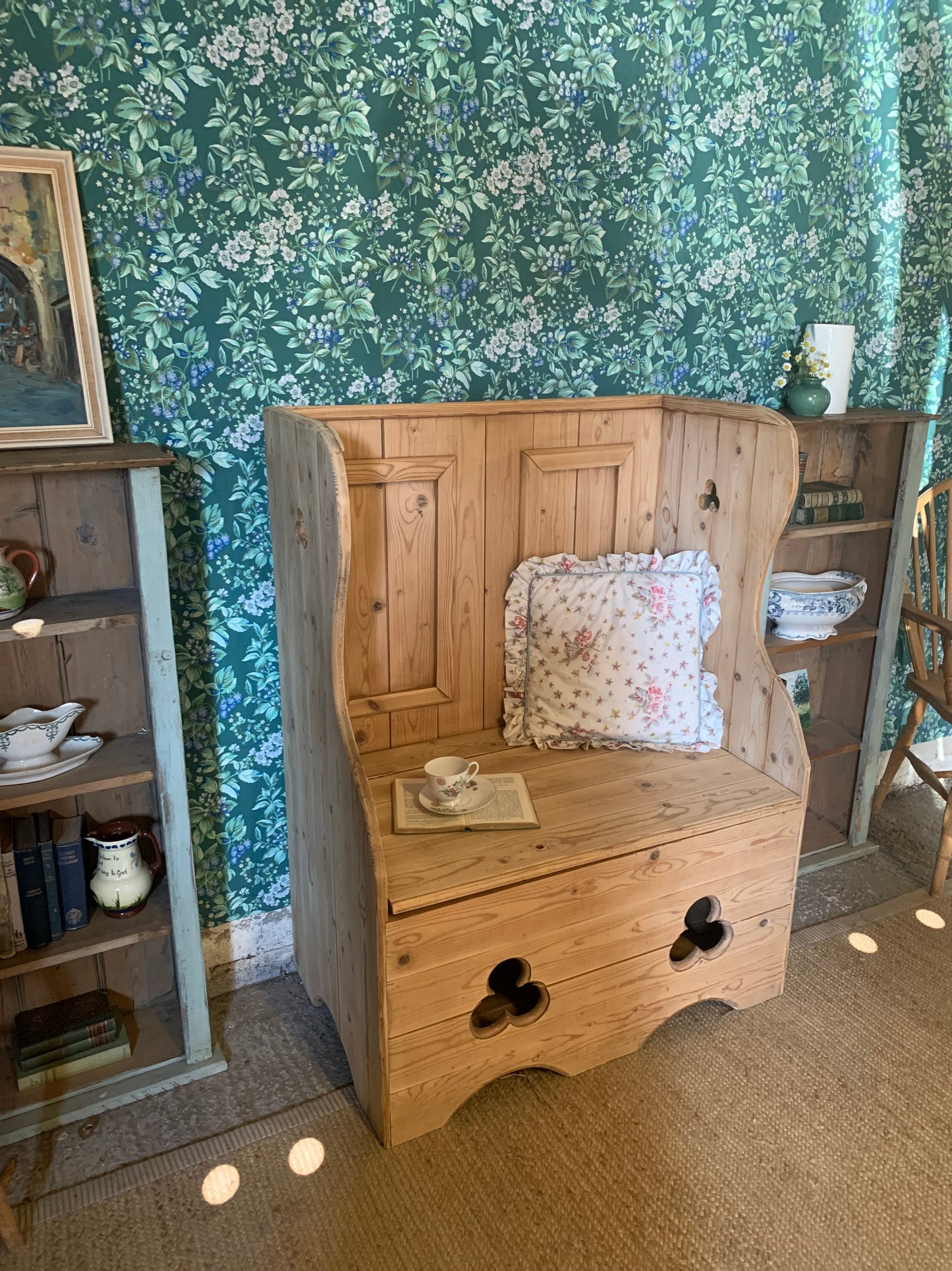 Pine Settle