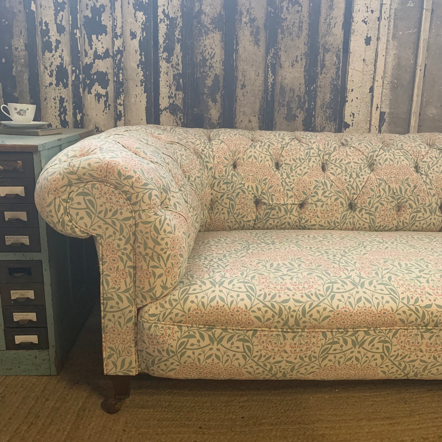 Vintage Sofa in Michaelmas Daisy
