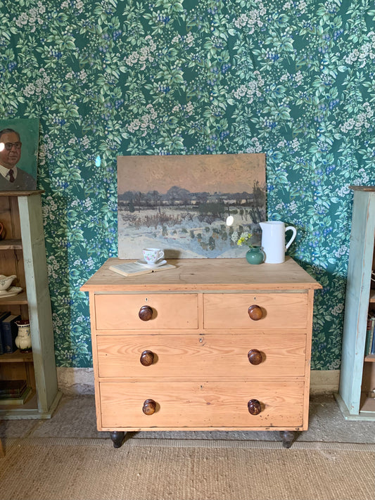 Pine Chest of Drawers
