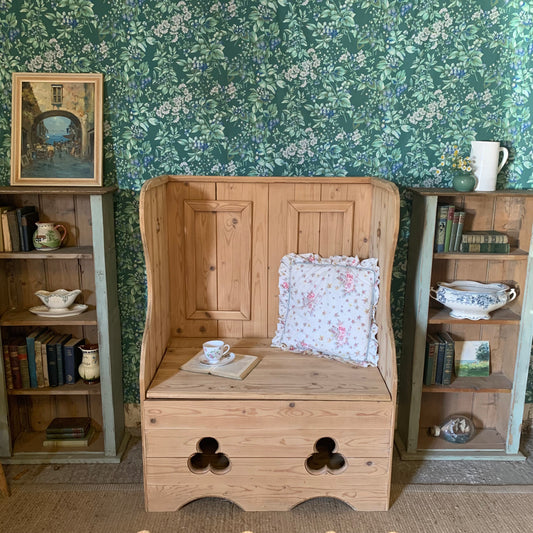 Pine Settle