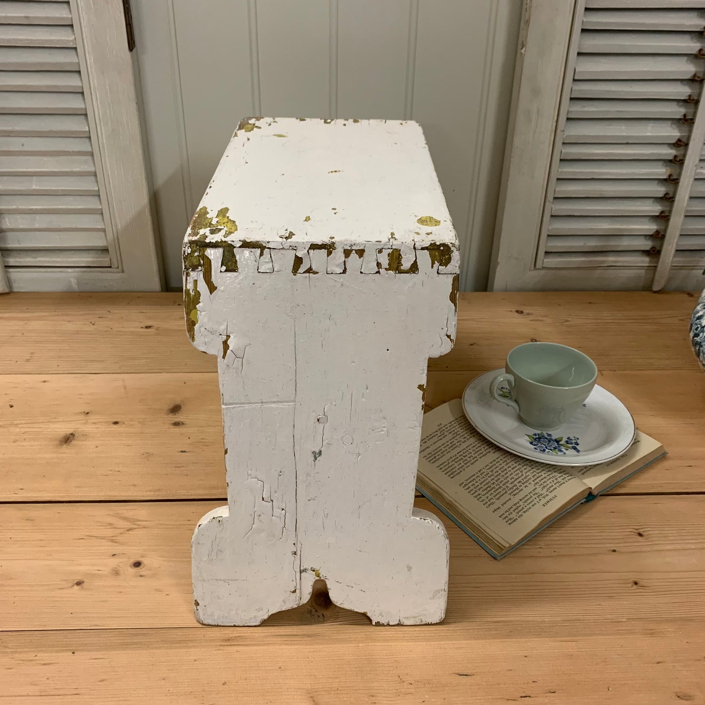 Vintage Chippy Paint Stool - Dovetail Vintage Co