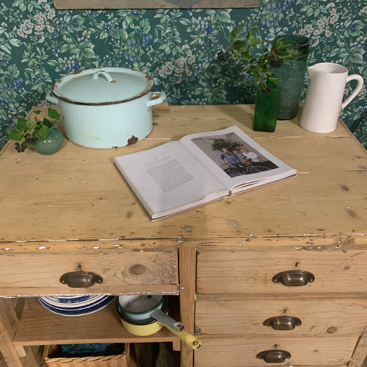 Kitchen Island - Dovetail Vintage Co