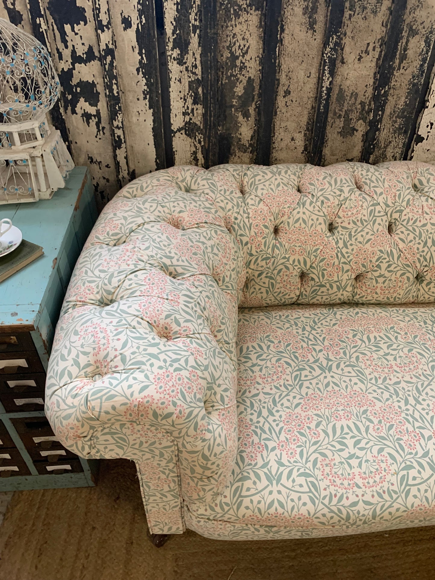Vintage Sofa in Michaelmas Daisy