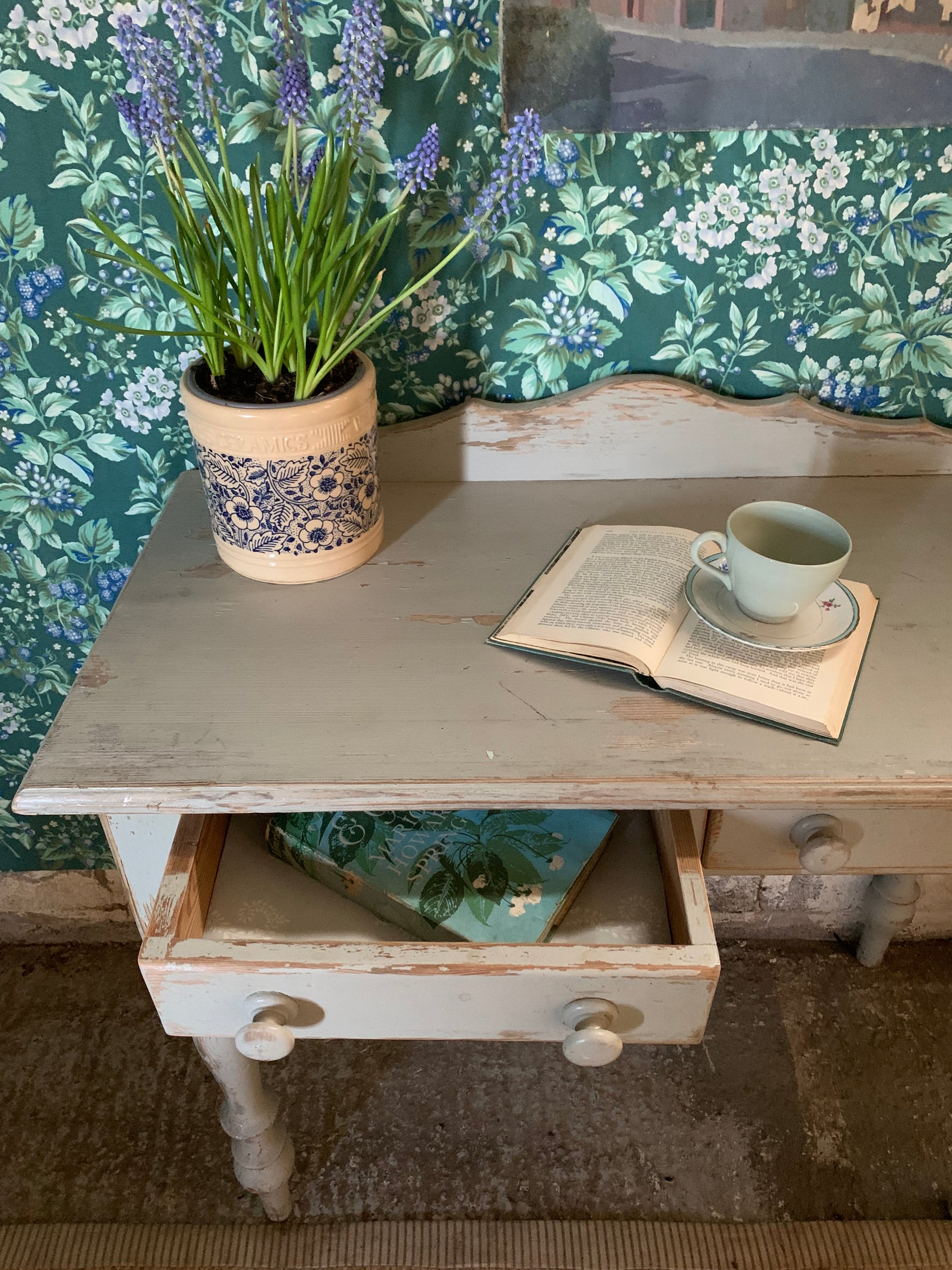Chippy Paint Console - Dovetail Vintage Co