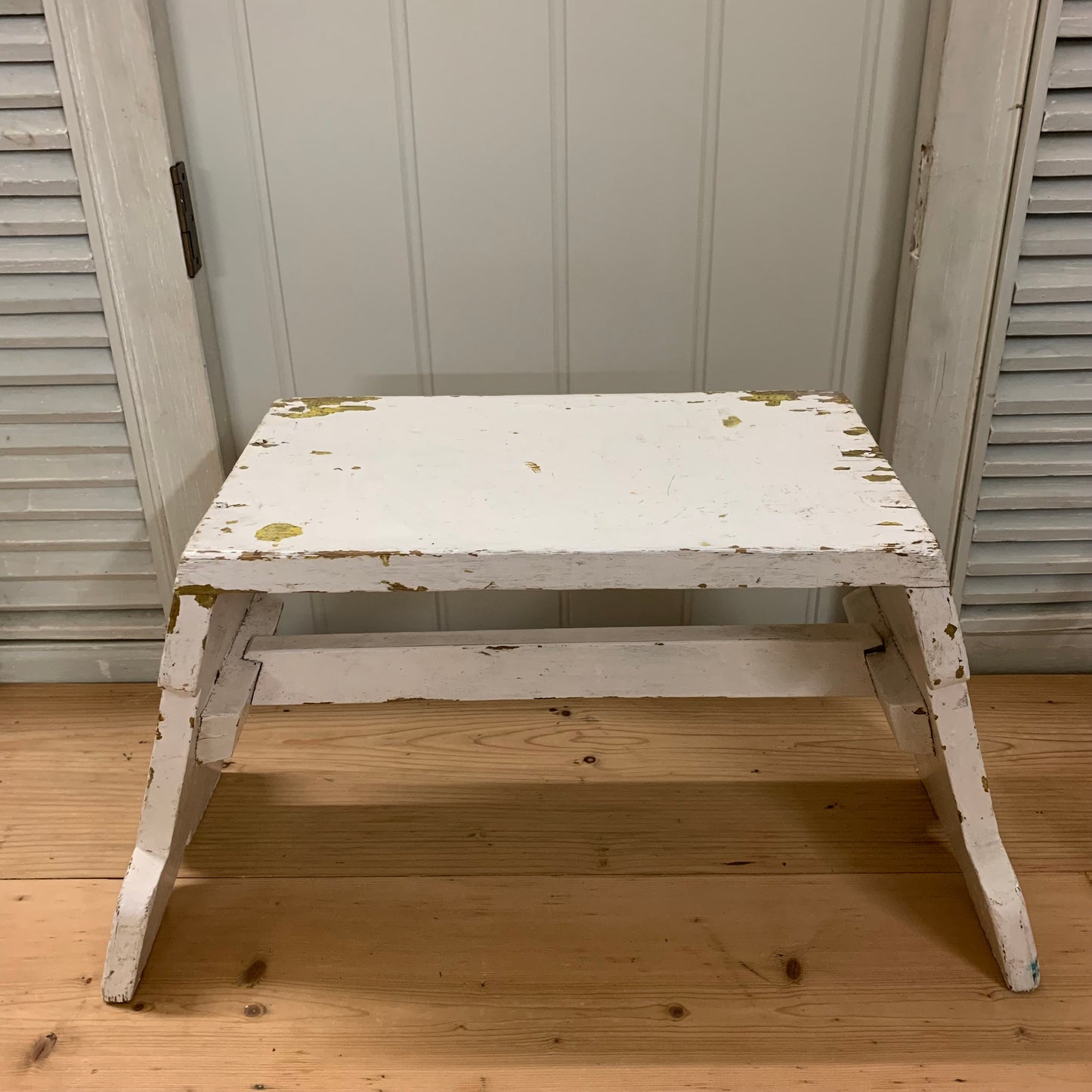 Vintage Chippy Paint Stool - Dovetail Vintage Co