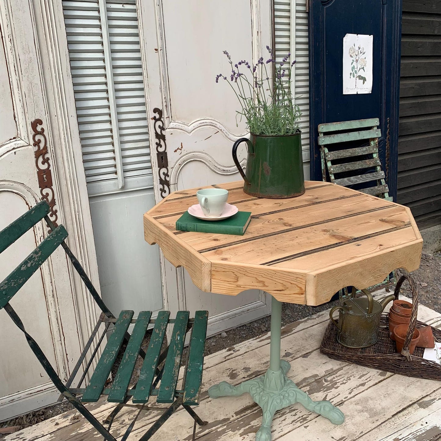 Hexagonal Scalloped Table - Dovetail Vintage Co