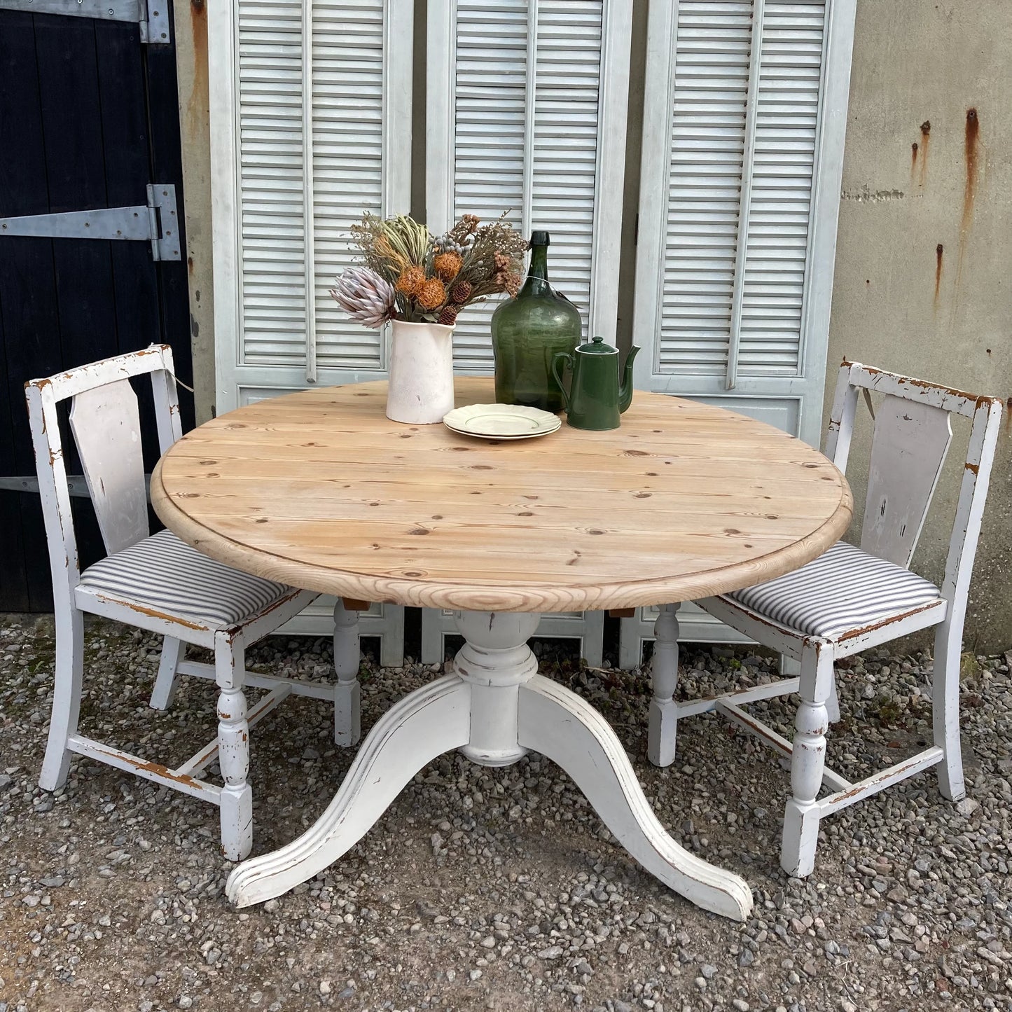 Vintage Round Dining Table - Dovetail Vintage Co