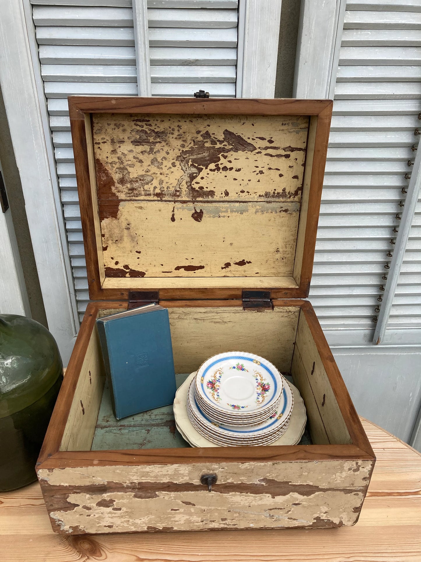 Vintage Chippy Paint Trunk - Dovetail Vintage Co