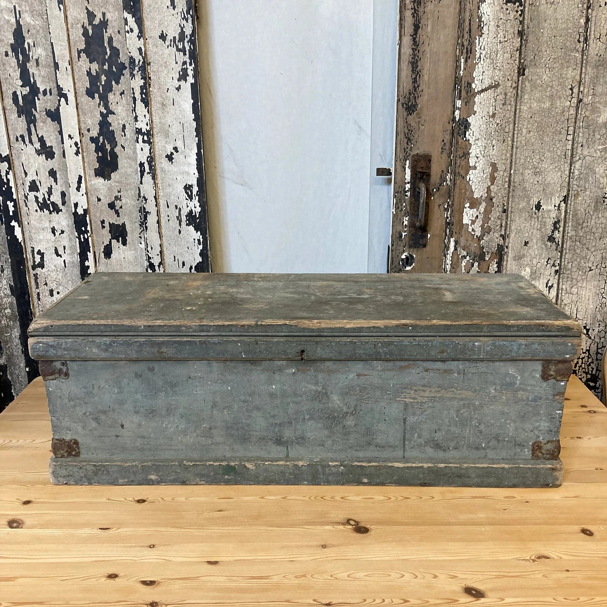 Vintage Trunk - Dovetail Vintage Co