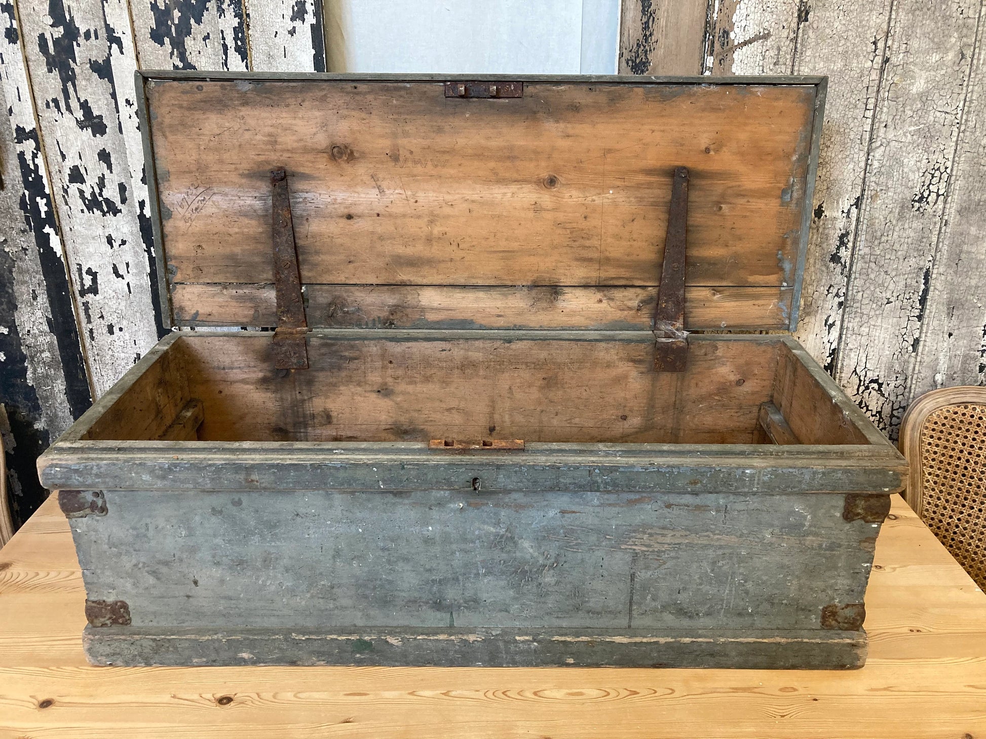 Vintage Trunk - Dovetail Vintage Co