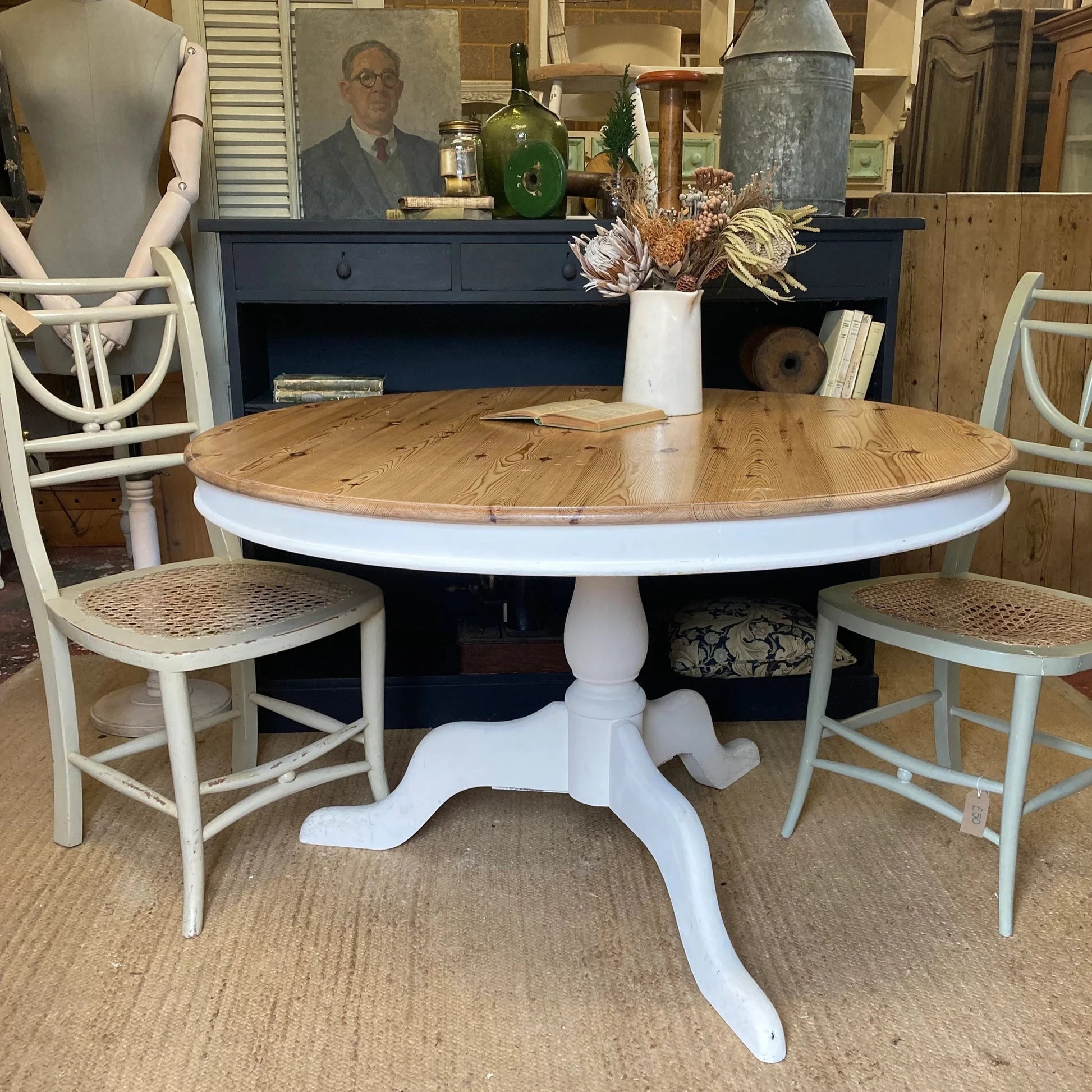 Vintage Round Table - Dovetail Vintage Co