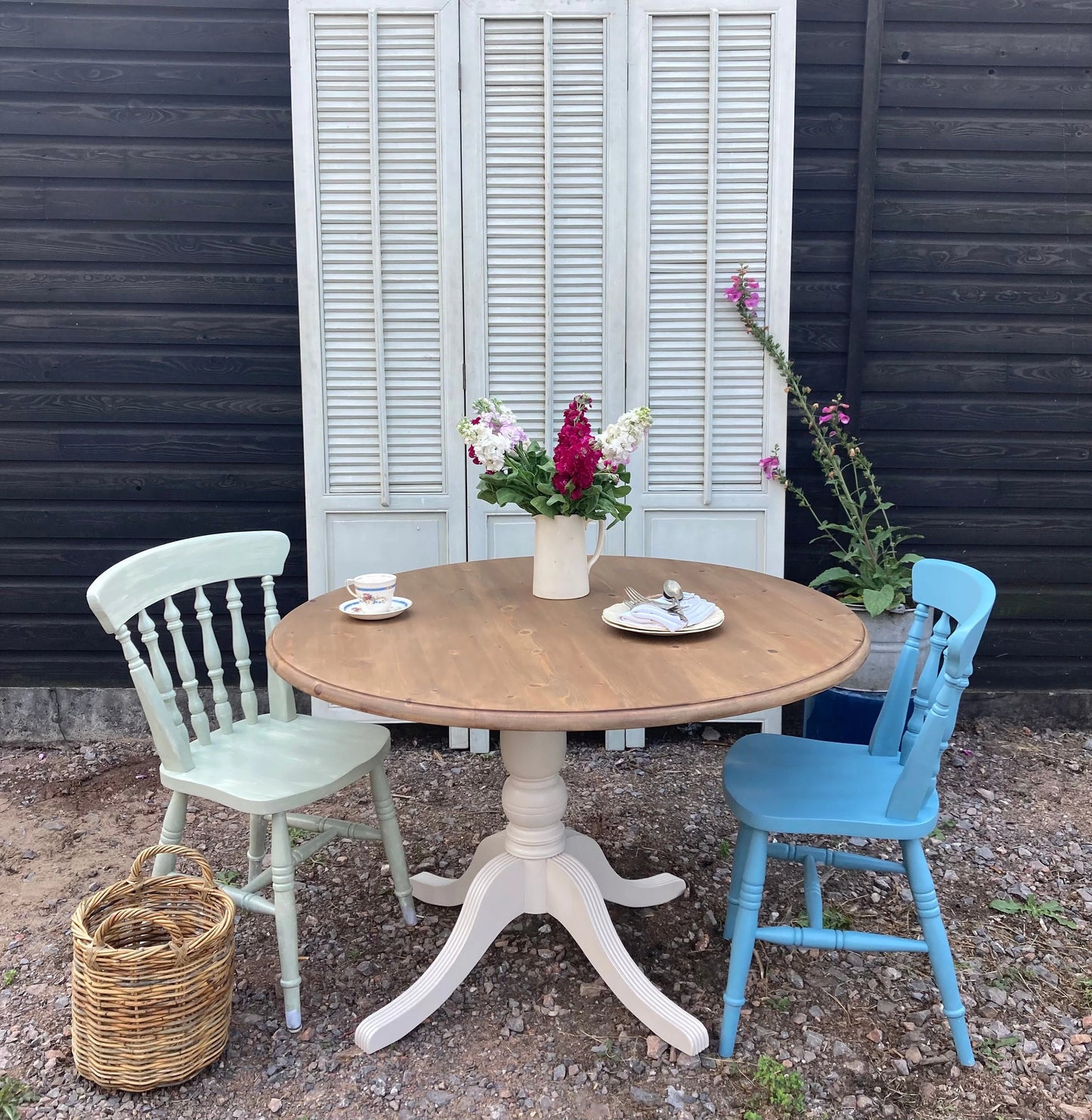 Vintage Round Table - Dovetail Vintage Co