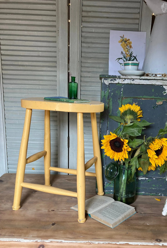 Vintage Stool - Dovetail Vintage Co